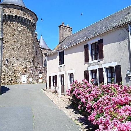 Charming Detached 2 Bedroom Ancient House In Medieval Quarter Of A Small Town In The Pays De La Loire, France Sillé-le-Guillaume المظهر الخارجي الصورة