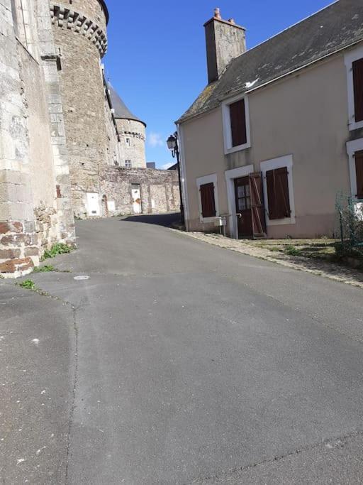 Charming Detached 2 Bedroom Ancient House In Medieval Quarter Of A Small Town In The Pays De La Loire, France Sillé-le-Guillaume المظهر الخارجي الصورة